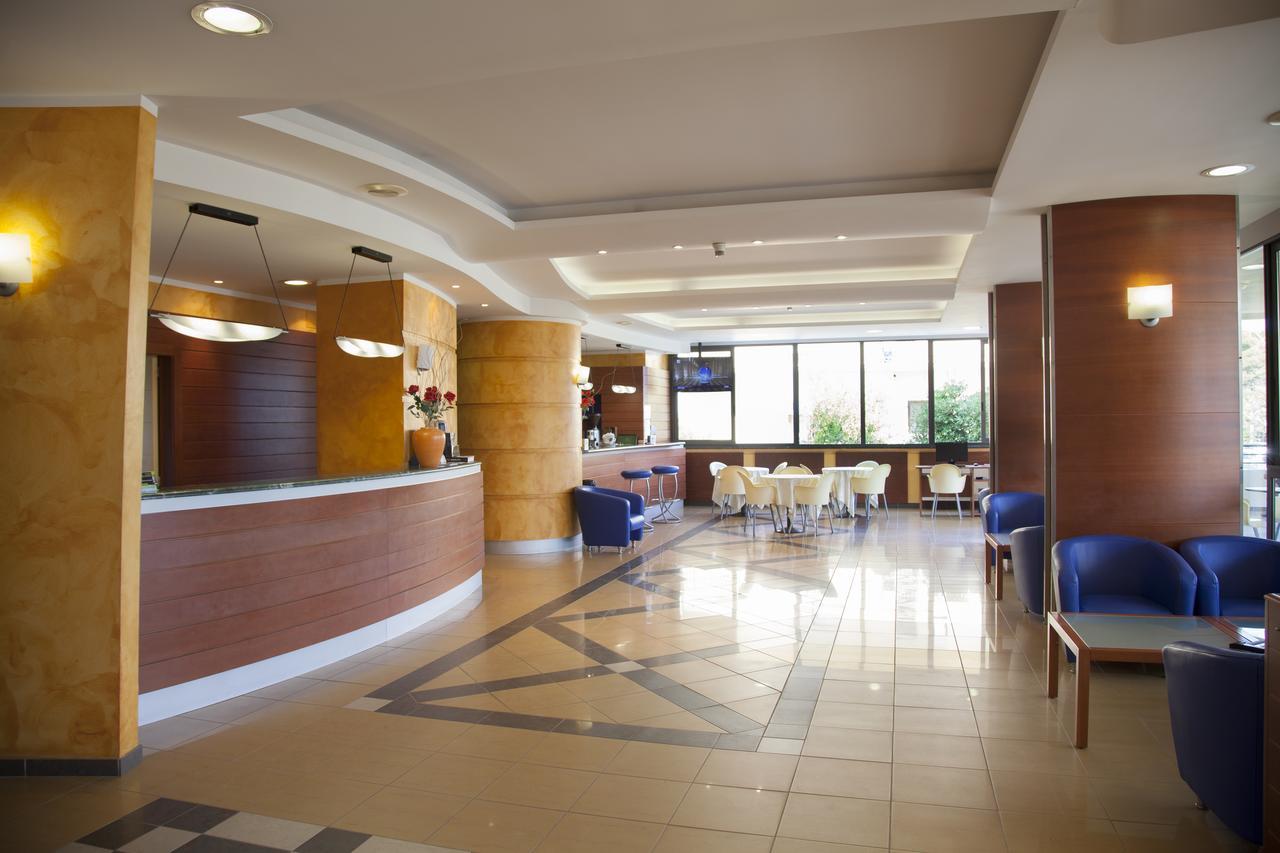 Hotel Atlas Alba Adriatica Luaran gambar