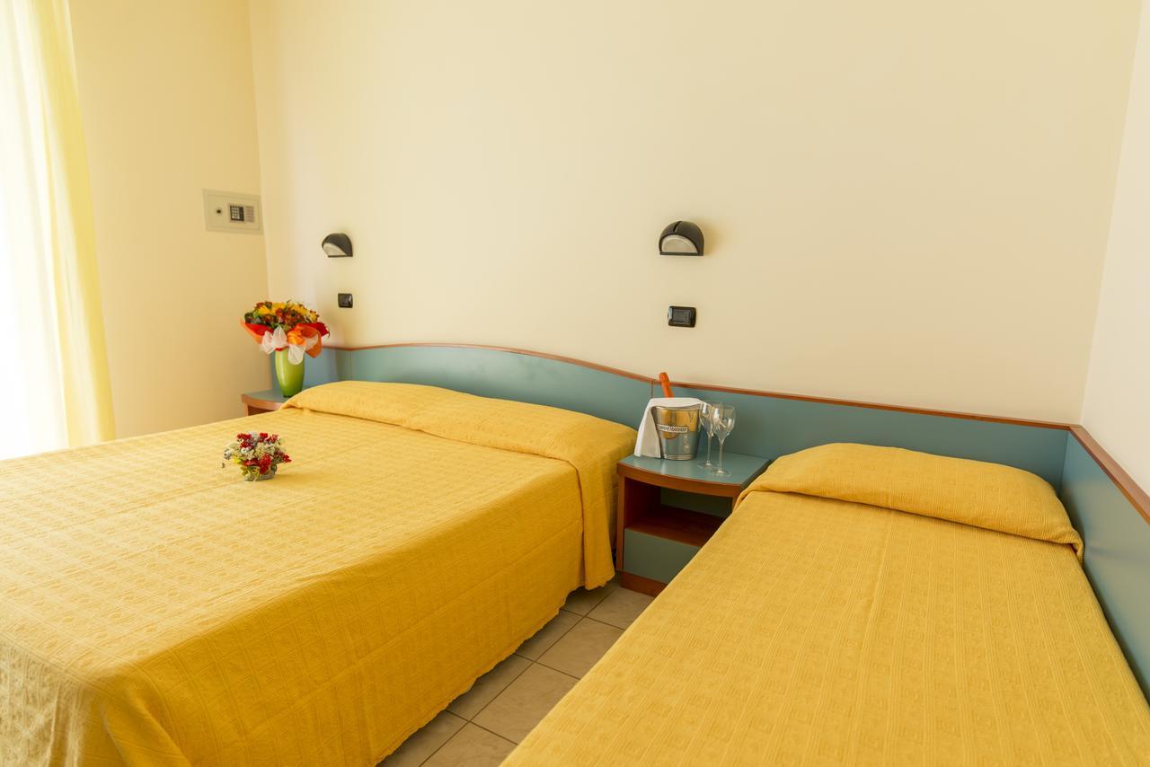 Hotel Atlas Alba Adriatica Luaran gambar