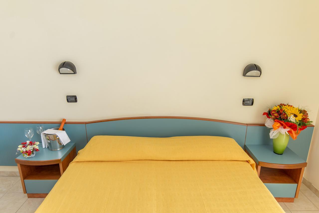 Hotel Atlas Alba Adriatica Luaran gambar