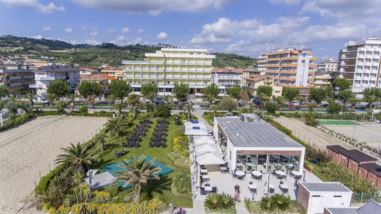 Hotel Atlas Alba Adriatica Luaran gambar