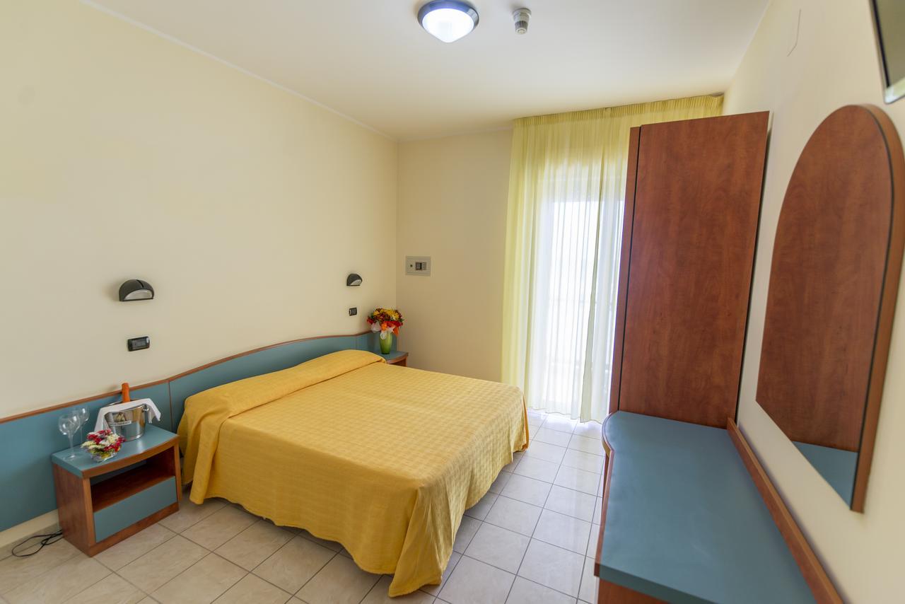 Hotel Atlas Alba Adriatica Luaran gambar
