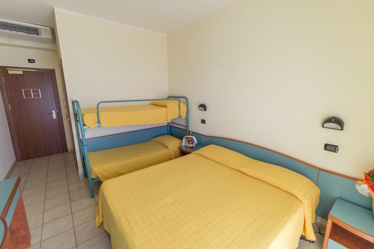 Hotel Atlas Alba Adriatica Luaran gambar