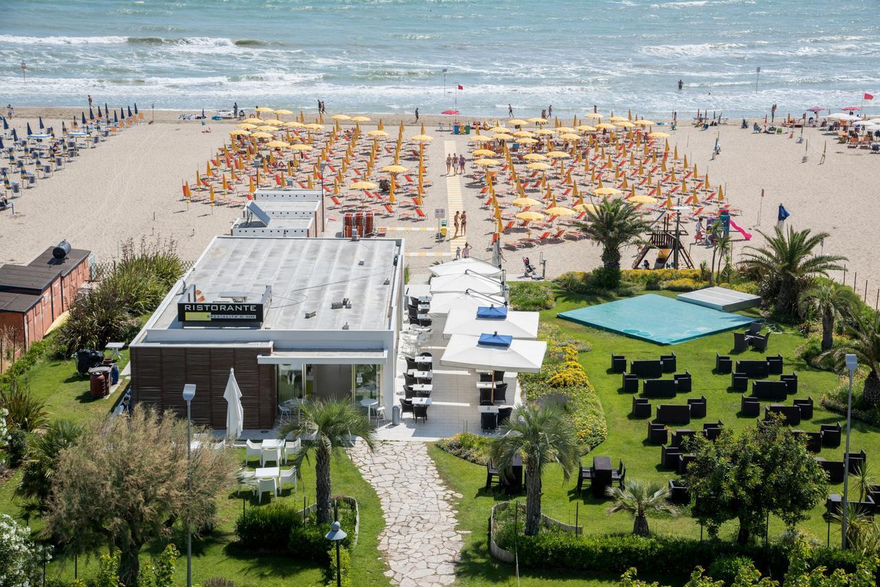 Hotel Atlas Alba Adriatica Luaran gambar